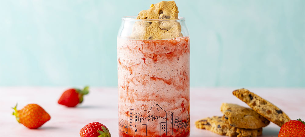 ストロベリー&チョコチップクッキーシェイク