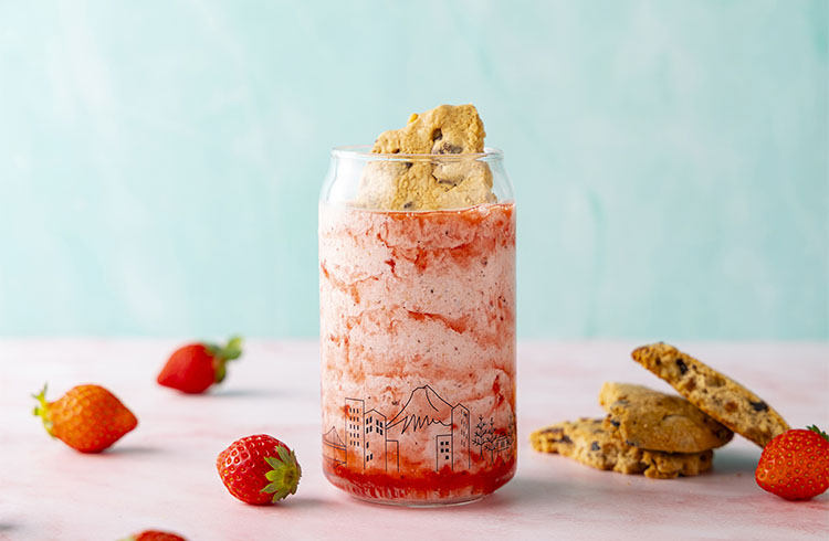 ストロベリー＆チョコチップクッキーシェイク