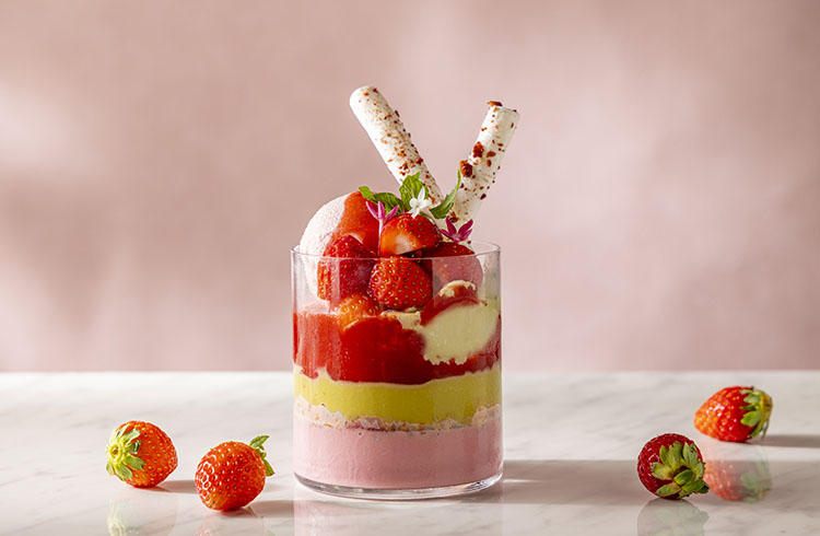季節を彩る贅沢メニュー「ストロベリーパフェ」